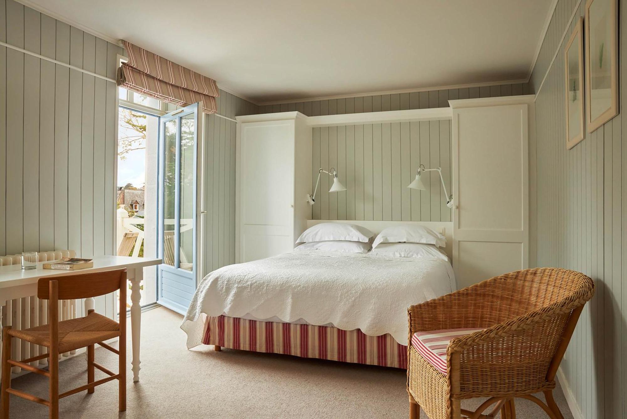 Le Grand Des Bains&spa - Bretagne Hotel